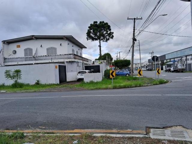 Sobrado no Boqueirão com 8 quartos para locação, ótima fonte de renda