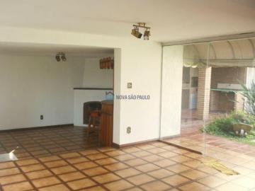 Sobrado no Brooklin Paulista, 328m² de área util, 4 Quartos, 4 Suítes, 3 Vagas