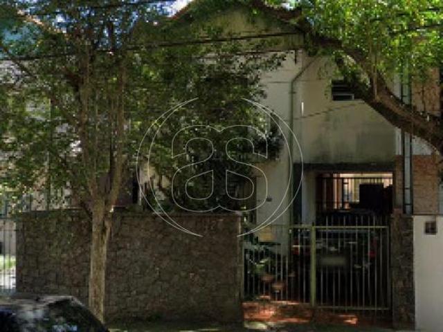Sobrado no Campo Belo 90m², 3 dormitórios, 2 banheiros e 3 vagas de garagem