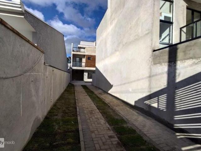 Sobrado no Capão Raso, 03 quartos, sendo 01 suíte
