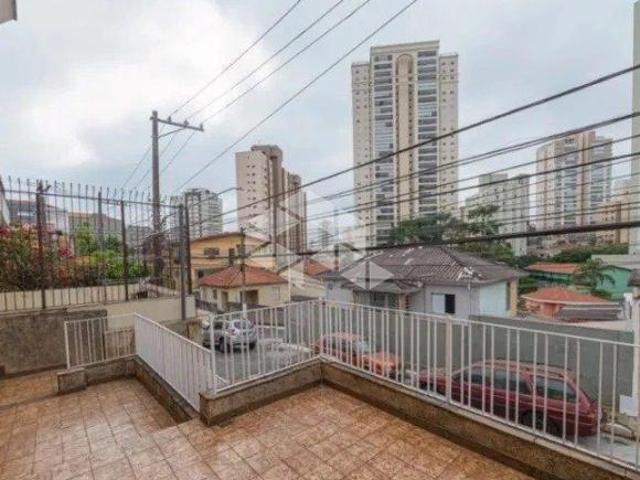 Sobrado no Chora Menino com 4 dormitórios e 1 vaga de garagem