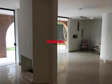 Sobrado no Condomínio Jardim das Colinas 3 suítes / terreno de 540 m2 / piscina