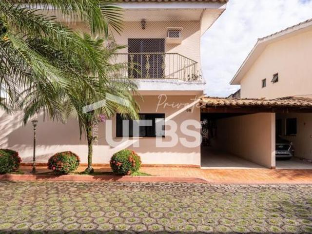 Sobrado no Condomínio Solar Yunem – Goiânia