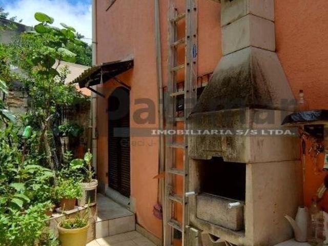 Sobrado no Conjunto Residencial