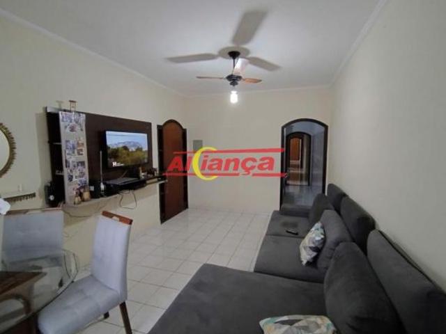 Sobrado no Gopoúva com 03 dorm, suite, 02 vagas, 183 medtros de terreno, e 144 metros de construção