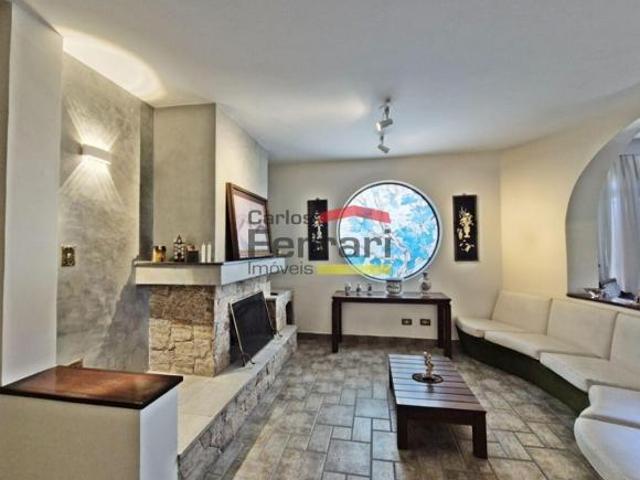 Sobrado no Jardim França, com 4 suites, 5 vagas, piscina e salão de festas