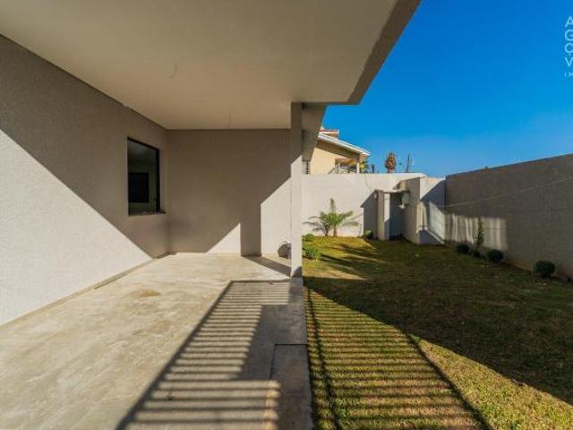 Sobrado no Residencial Nilson Ribas, 03 Quartos, 02 Vagas, Terraço, Seminário, Curitiba