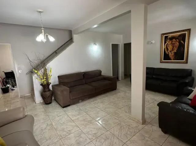 Sobrado no Residencial Santos Dumont, 7 qtos, aceita financiamento!