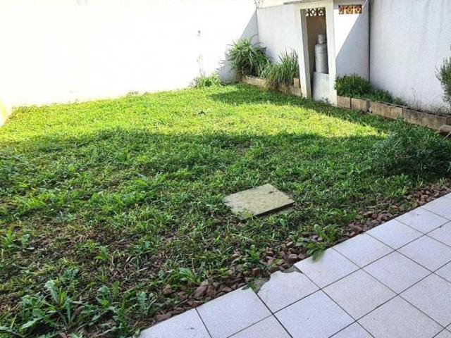 ÓTIMO SOBRADO NO XAXIM, AO LADO DO SUPERMERCADO JACOMAR. TODO ATUALIZADO 4 QUARTOS ESTUDA PERMUT