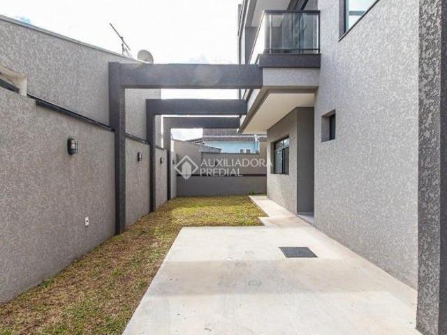 Sobrado Novo com 3 Suítes e Terraço à Venda no Hauer Curitiba/PR