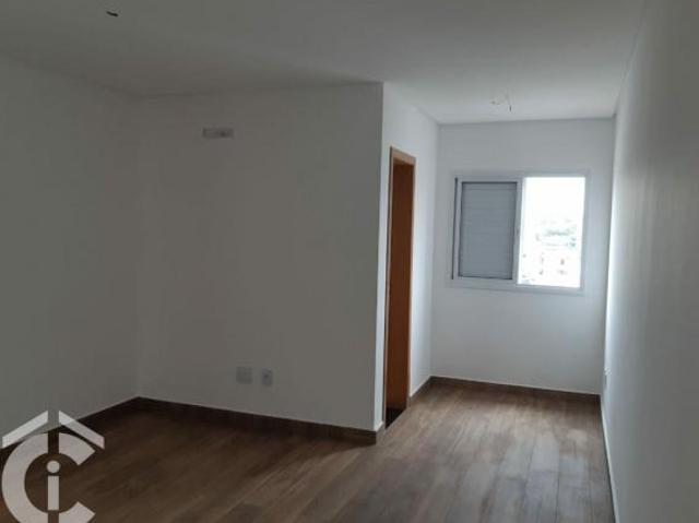 Sobrado novo à venda com 3 suites, 2 vagas, 160m² São Lucas