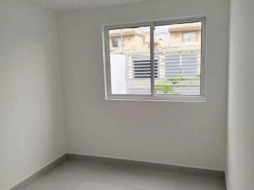 Sobrado novo a venda no Boqueirão