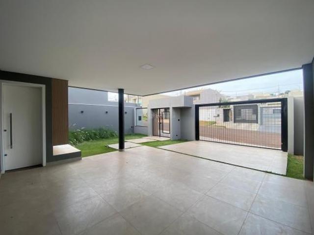 SOBRADO NOVO DE ÓTIMO PADRÃO À VENDA NO RESID. SOLAR DA TOSCANA EM APUCARANA