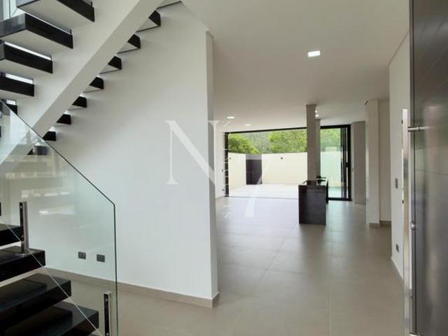 Sobrado Novo em Condominio 4 Suítes, Piscina, Area Gourmet!
