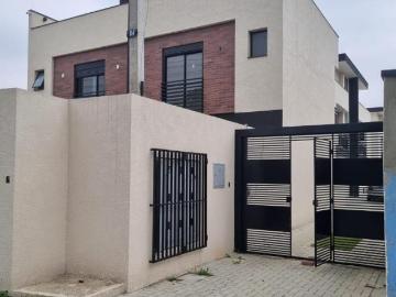 Sobrado novo no Uberaba, Curitiba PR, com 3 quartos 1 suíte, terraço, churrasqueira