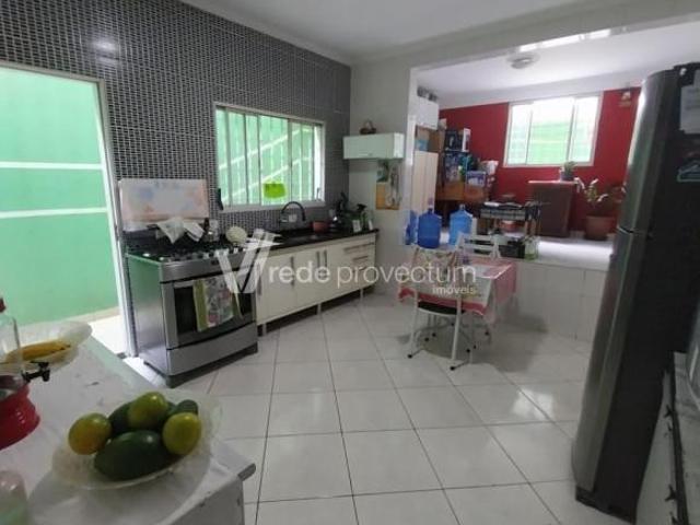 Sobrado à venda 3 dorm 2 suítes Campinas