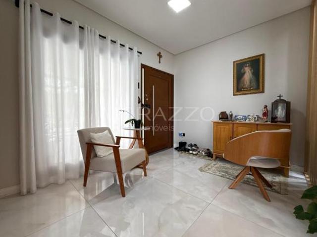 Sobrado à venda, 3 quartos, 1 suíte, 4 vagas, Jardim Jacinto Jacareí/SP