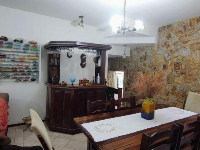 Sobrado à venda 3 quartos 3 suítes 5 vagas Aquilino Santo André SP