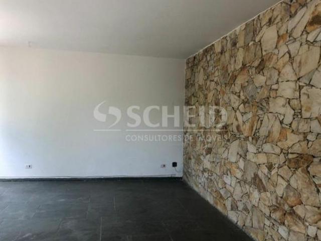 Sobrado a Venda, 03 quartos, suíte, amplo terreno 483m²!