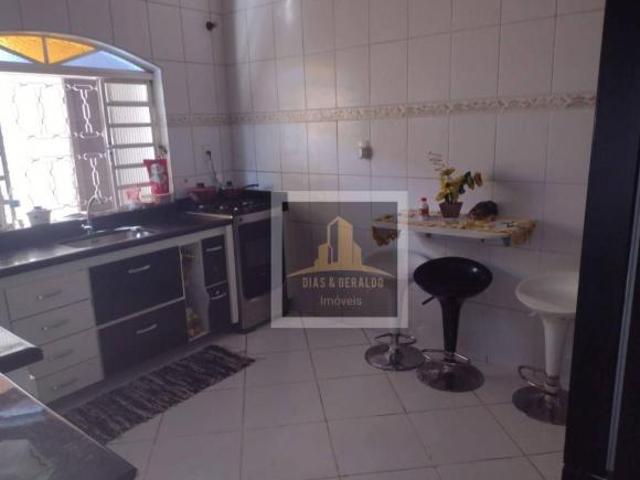 Sobrado com 3 dormitórios à venda, 130 m² por R$ 620.000,00 Vila Tatetuba São José dos Campos/SP