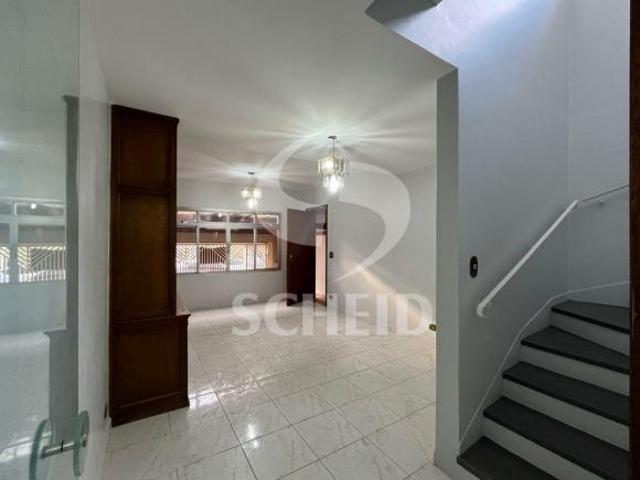 Sobrado a venda, 184,00m² útil, 3 Suítes, 2 Vagas, Jardim Umuarama