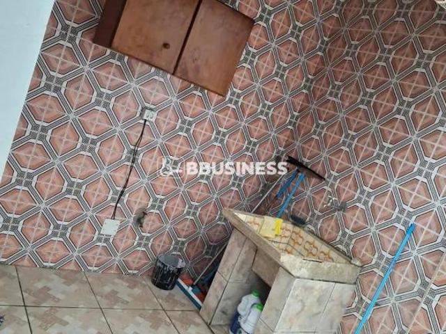 Sobrado à venda 250m² com de terreno 10x25, com 3 dormitórios, cozinha, sala, varanda, quintal, la