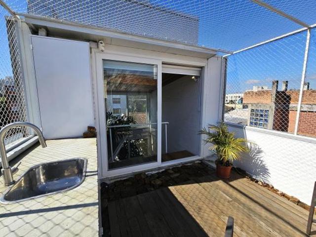 Sobrado à venda 2 quartos em Cidade Baixa