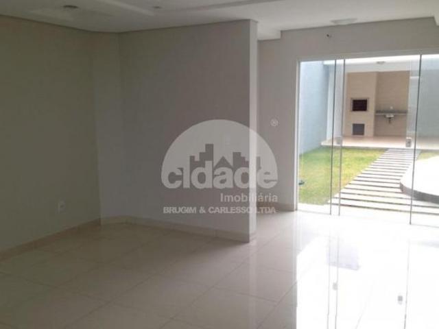 Sobrado à venda, 2 quartos, 1 suíte, 4 vagas, Recanto Tropical Cascavel/Pr