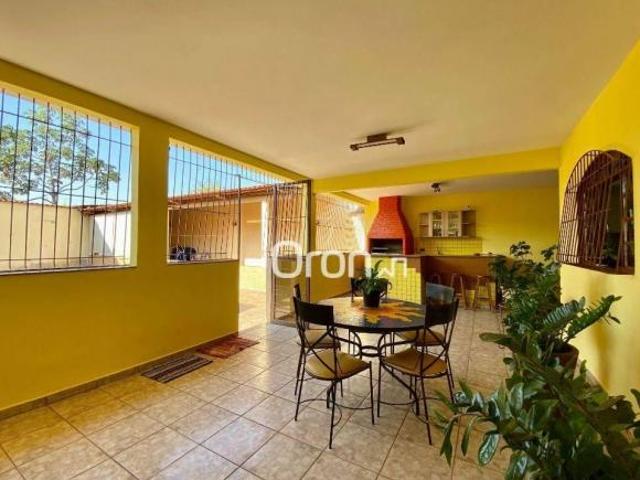 Sobrado à venda, 420 m² por R$ 1.300.000,00 Santa Genoveva Goiânia/GO