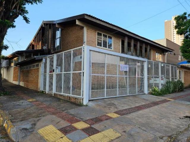 Sobrado à venda, 5 quartos, 4 vagas, Jardim dos Estados Campo Grande/MS
