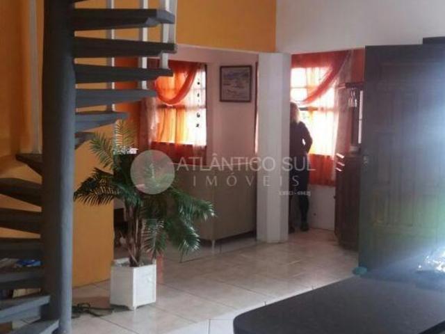 Sobrado à venda, com 04 quartos, ALBATROZ, MATINHOS PR