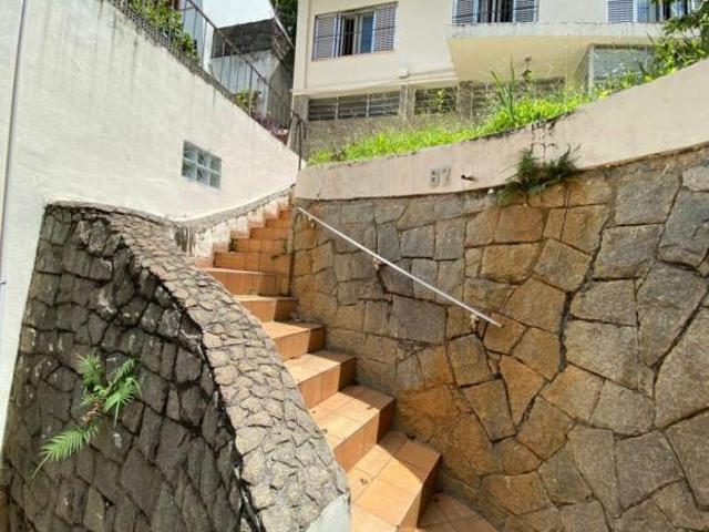 Sobrado à Venda com 148m², 03 dormitórios, 01 vaga, fácil acesso a Av. Sumaré!