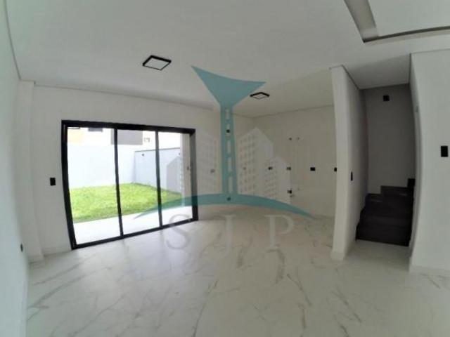 Sobrado à venda com 154 m² com 3 quartos, 1 suíte, 1 sala, 3 banheiros, 4 vagas de garagem, Cidade J