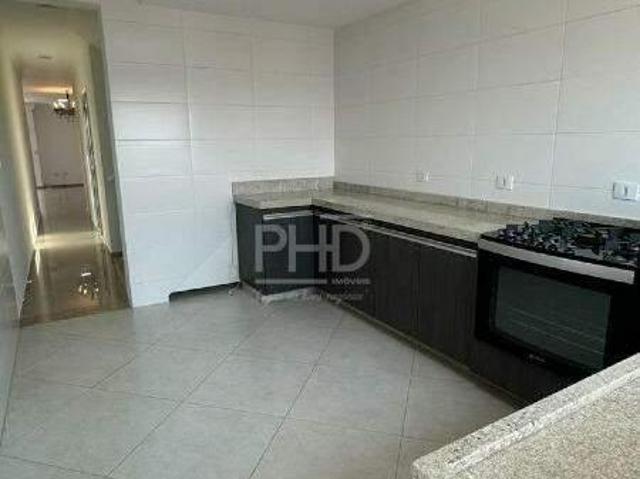 Sobrado à Venda, com 181m2, 3 Quartos, 1 Suíte, Lavabo, 5 Vagas, Vila Camilópolis, Santo André