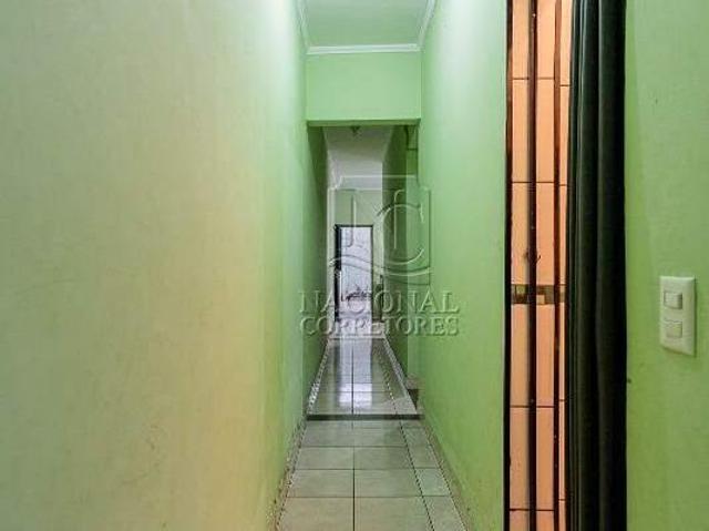 Sobrado á venda com 211 m² sendo 3 dormitórios, 2 suítes, 2 vagas