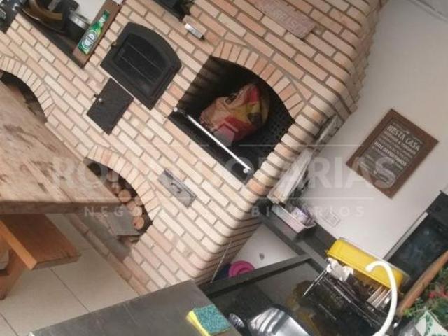 Sobrado a venda com 230 m² e 03 dormitorios na regiao de Interlagos