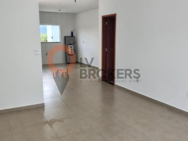 SOBRADO A VENDA COM 2 SUITES NOVINHO