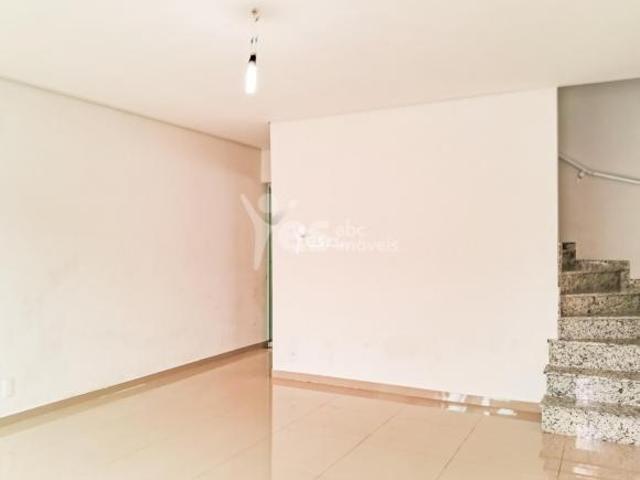 Sobrado à venda com 2 suites amplas, quintal, Vila Pires, Santo André/SP. REF: 14167