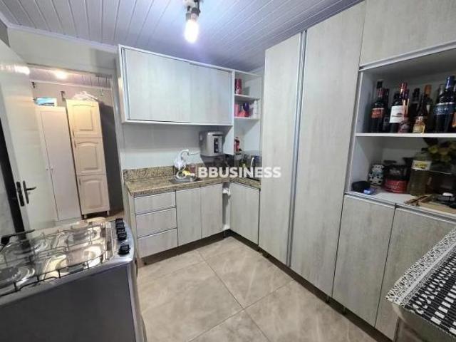 Sobrado à venda com 3 dormitórios, 2 vagas, Cidade Nova, Caxias do Sul, RS