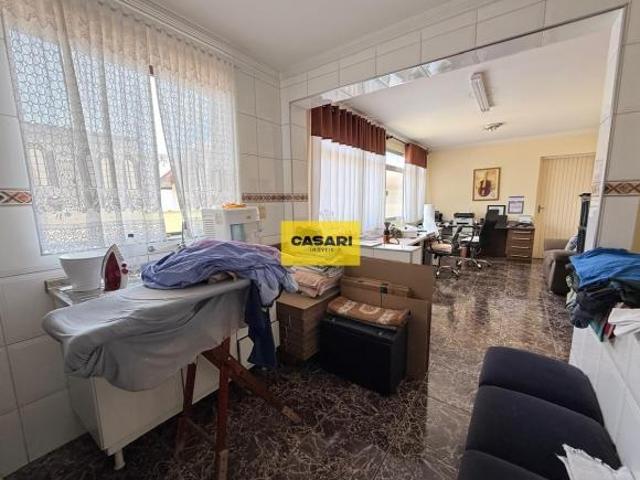 Sobrado à Venda com 3 Dormitórios, Área Gourmet e Edícula – 255m²