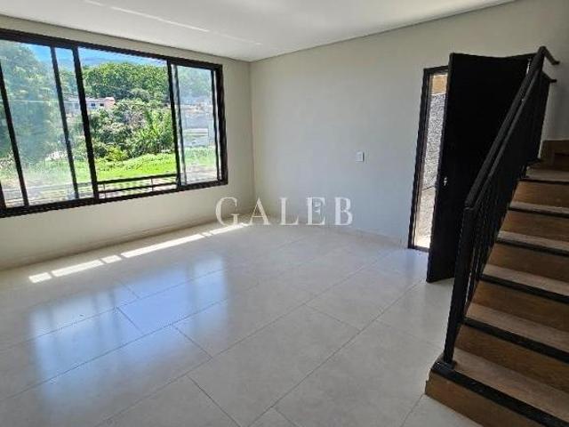 Sobrado à venda com 3 suítes no Jardim Maristela, abaixo do preço!
