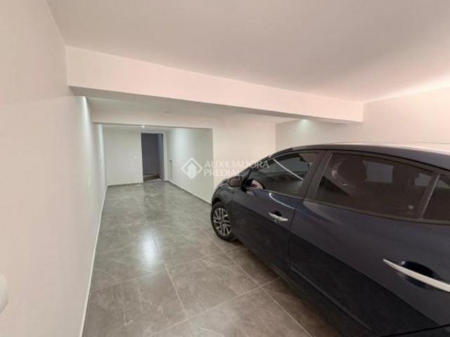 Sobrado à venda com 3 quartos, 1 suíte e 2 vagas na Vila Gilda, em Santo André SP