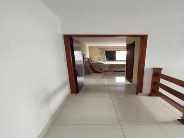 Sobrado à Venda com 3 quartos 2 vagas no Butantã