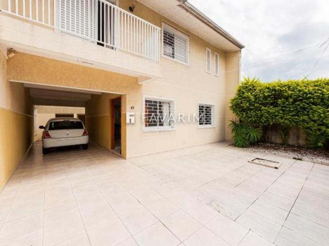 Sobrado à venda com 3 quartos, sendo 2 suíte, no b