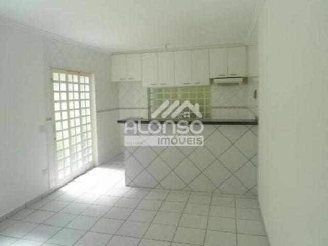 SOBRADO A VENDA COM 3 QUARTOS SENDO 2 SUÍTES E 2 VAGAS NO BUTANTÃ