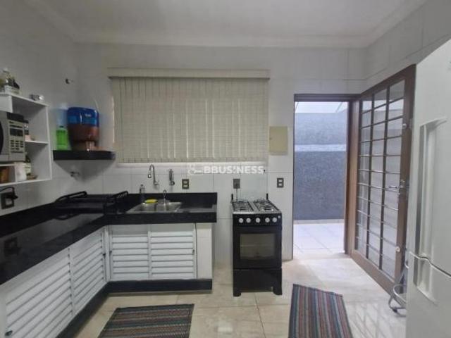 Sobrado à venda com 3 quartos, sendo 2 suítes Jardim Chapadão, Campinas, SP