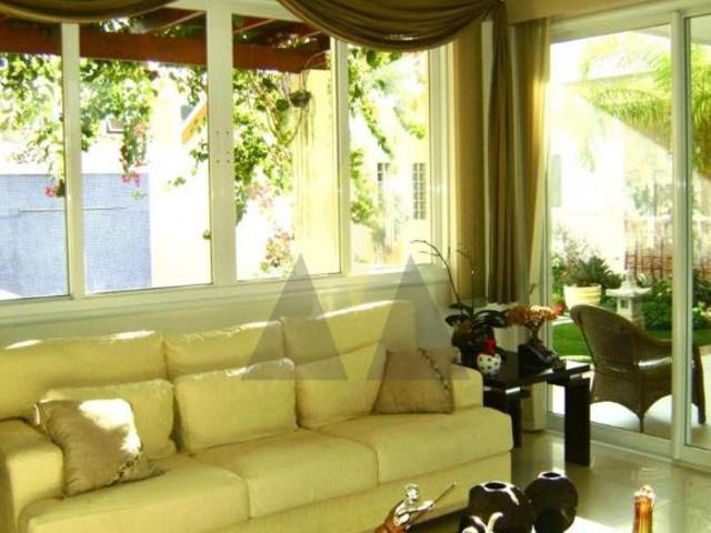 SOBRADO Á VENDA COM 4 SUÍTES E PISCINA EM TERRENO DE 687m² NO CONDOMÍNIO GRANJA OLGA 3 EM SOROCABA P