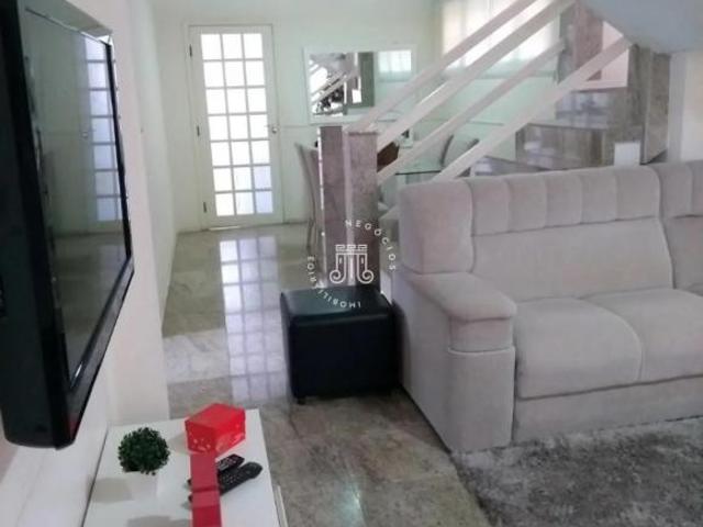 Sobrado à venda com 4 quartos no bairro Jardim da Fonte em Jundiaí/SP