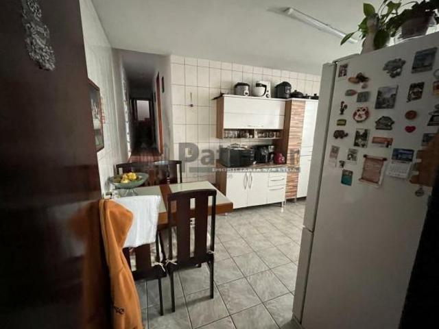 Sobrado a venda com 4 quartos no Jardim das Vertentes