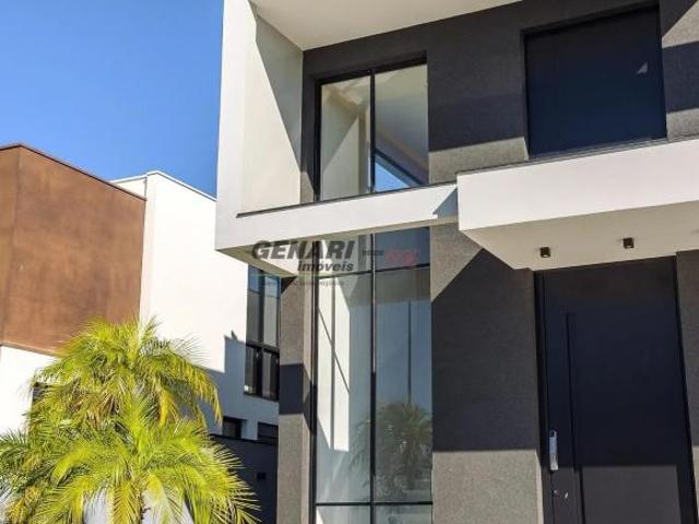 Sobrado à venda, com 5 suítes e piscina no Residencial Villa dos Pinheiros, Indaiatuba, SP